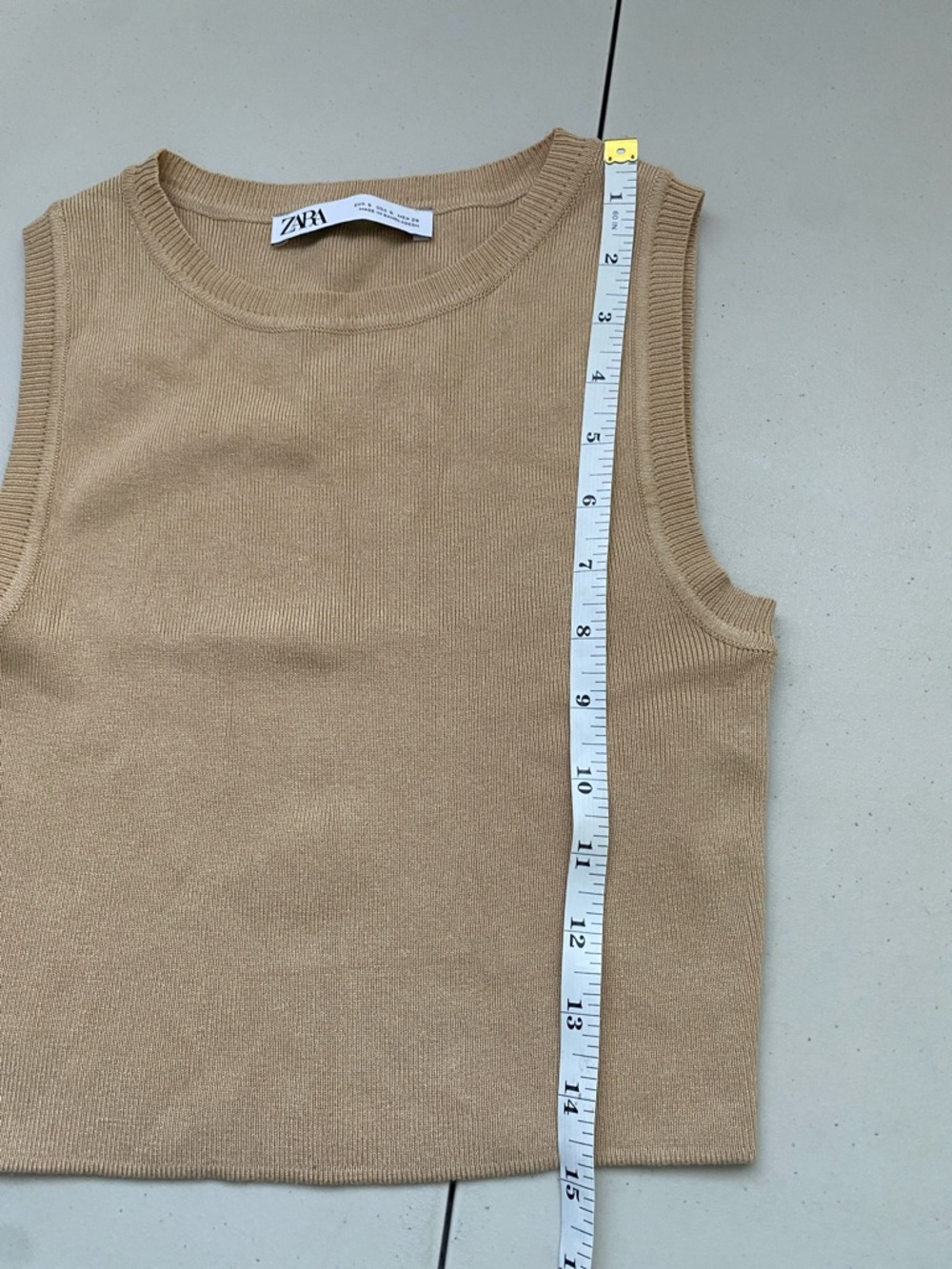 Zara Sleeveless Crew Neck Knit Top in Beige - Picture 8 of 10